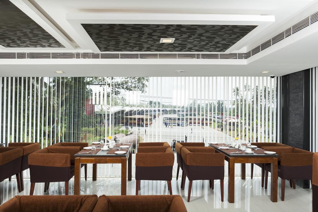 Hotel Abaam Cochin Kochi Exterior foto