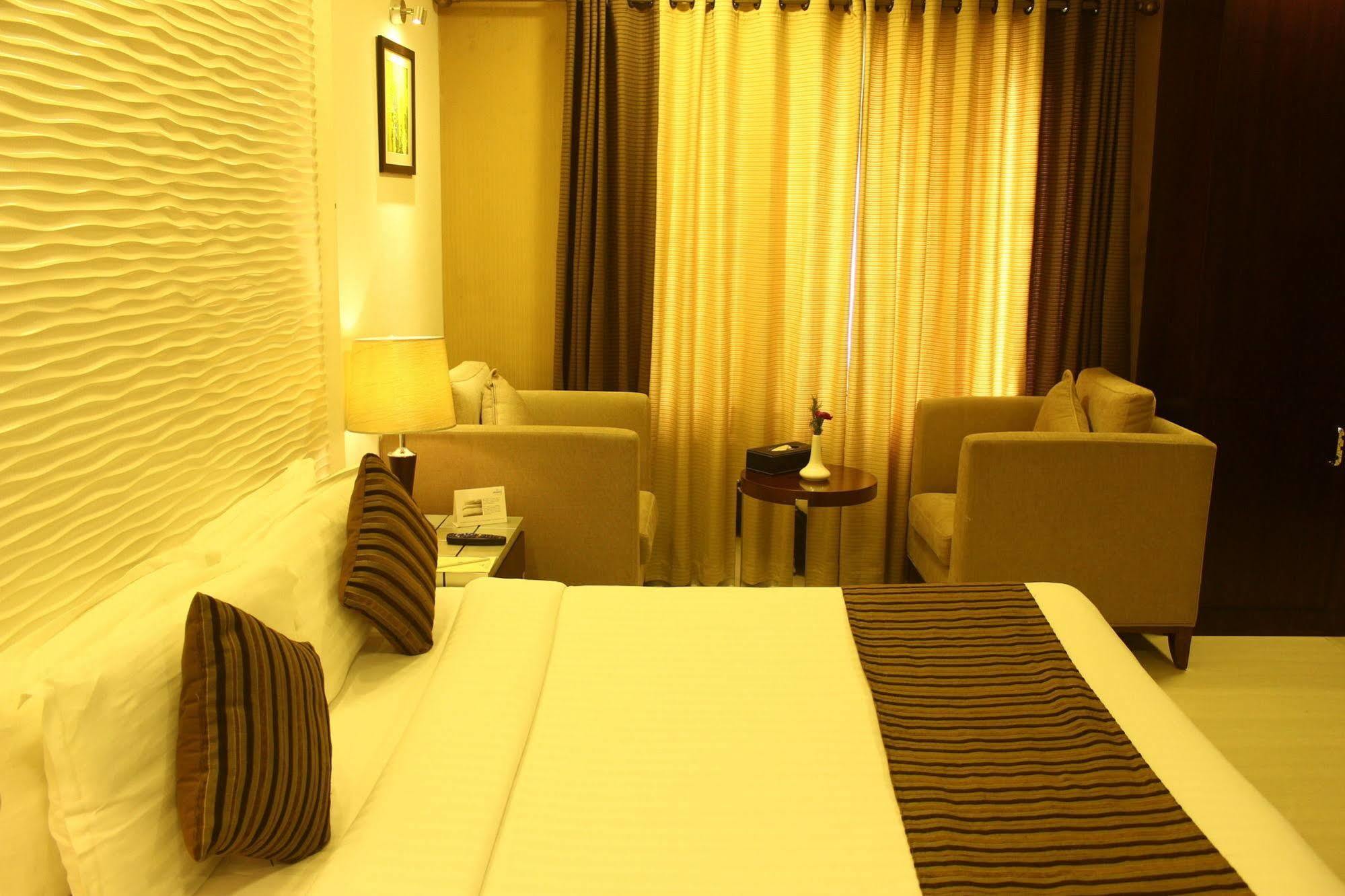 Hotel Abaam Cochin Kochi Exterior foto